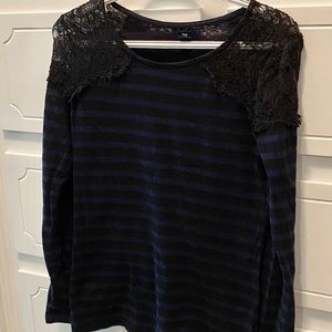 Gap. Long sleeve top.